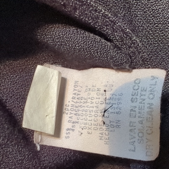 Red/black dress with jacket and side slit. - Picture 8 of 10